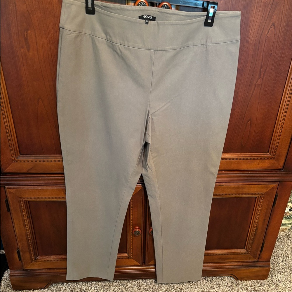 NIC+ZOE Gray Straight Leg Tailored Pants